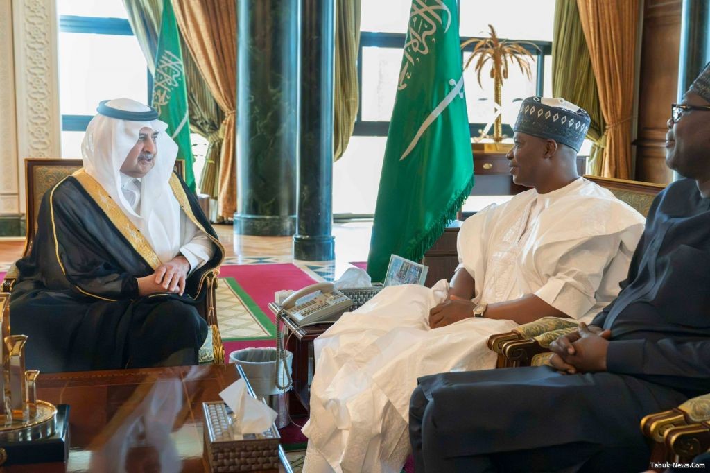 أمير تبوك يستقبل القنصل العام لجمهورية غانا أمير تبوك يستقبل القنصل العام لجمهورية غانا