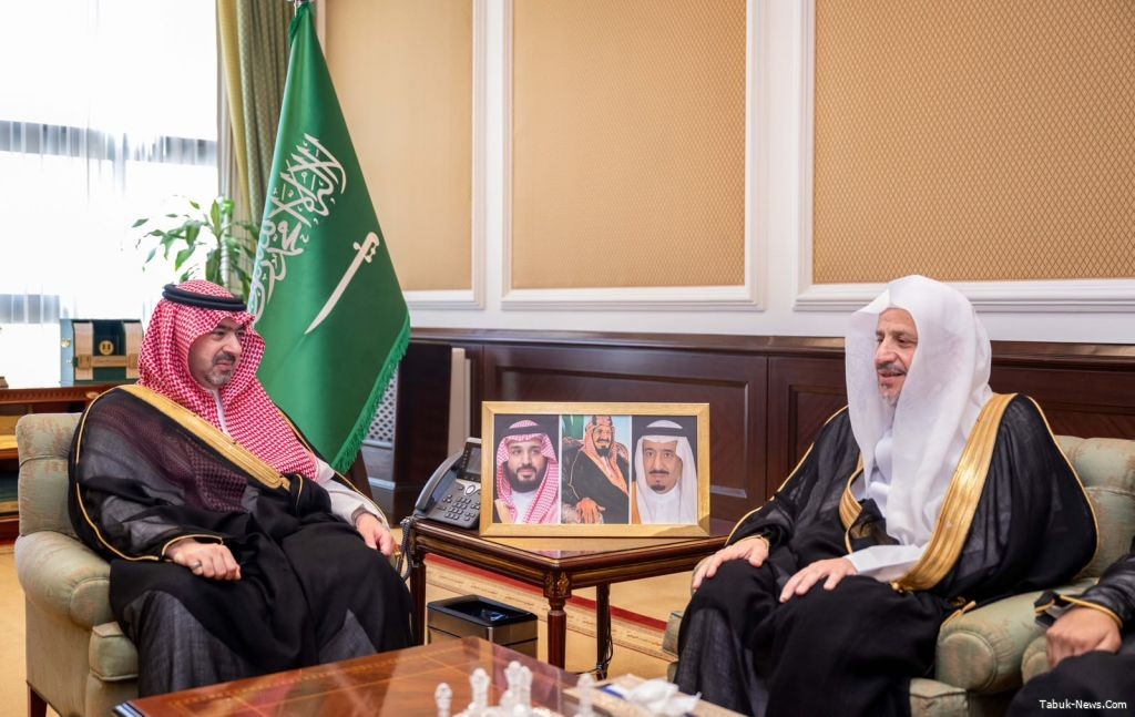 نائب أمير تبوك يدشّن حملة "الولاء والانتماء" نائب أمير تبوك يدشّن حملة "الولاء والانتماء"