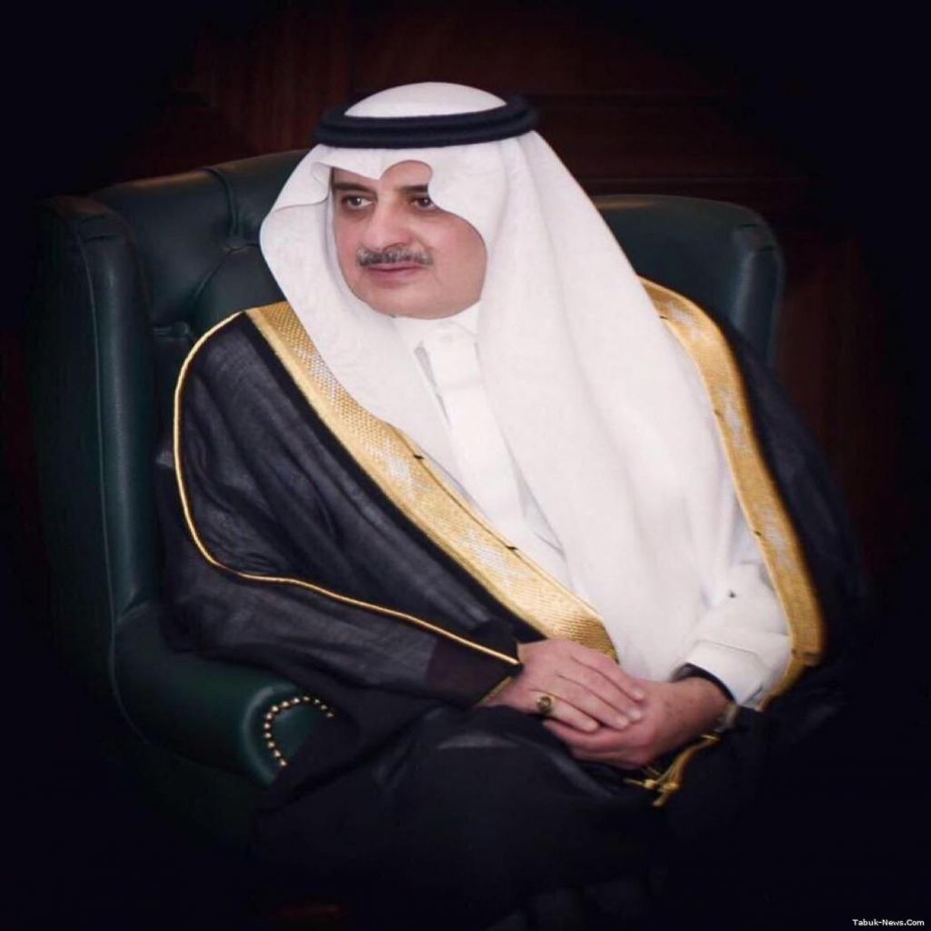 أمير تبوك يواسي الشيخ عايد ابن غنيم في وفاة شقيقه