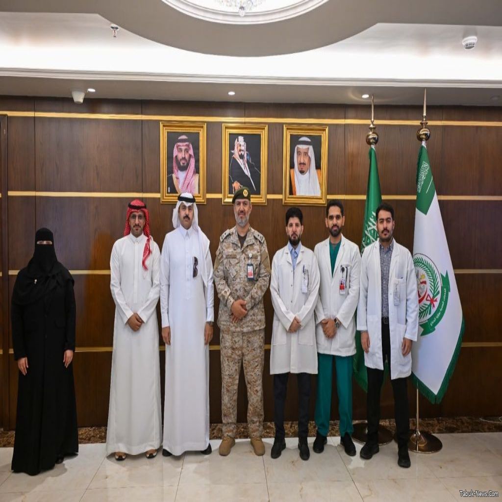 مجلس إدارة جمعية نرعاهم الطبية يلتقي مدير مستشفى الملك سلمان للقوات المسلحة بالشمالية الغربية